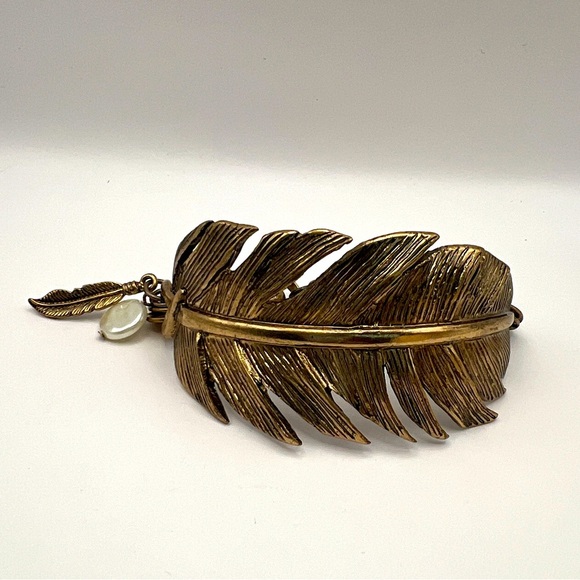 Gold Tone Feather cuff shape chain bracelet - Picture 1 of 10